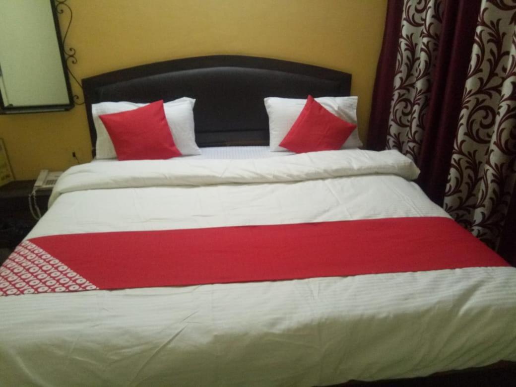 Hotel Kamal Lucknow Esterno foto